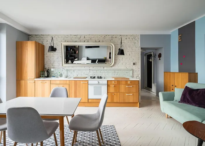 Old Town Colourful Apartment