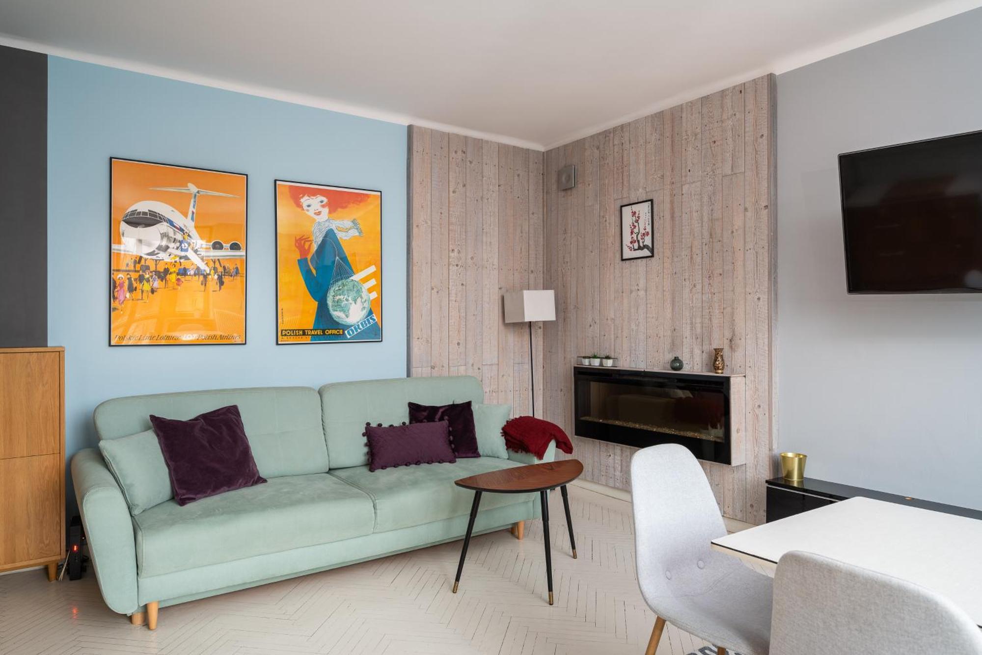 Old Town Colourful Apartment *